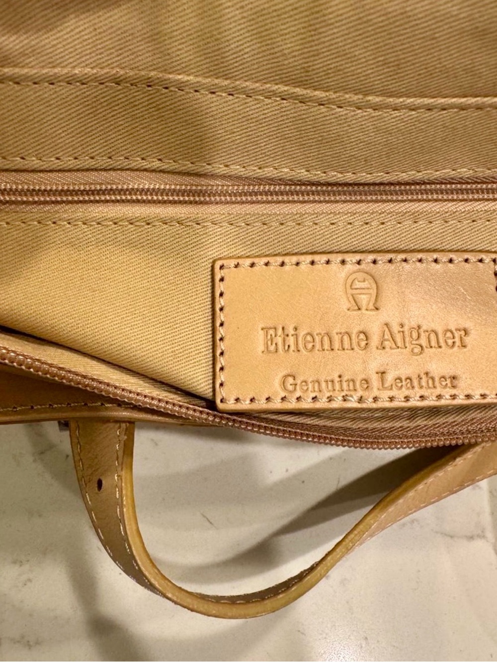 Etienne Aigner Vintage Tan Leather Shoulder Bag - Picture 3 of 6